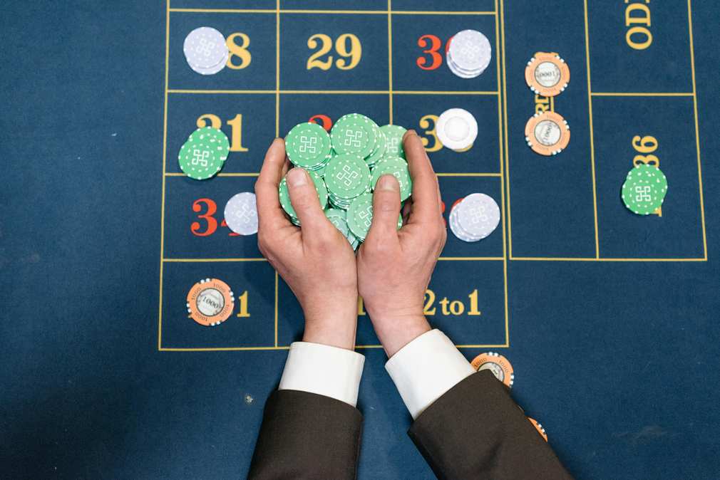 Infographic: How Big Wins at the Casino Work - Decoding the Odds and Strategies